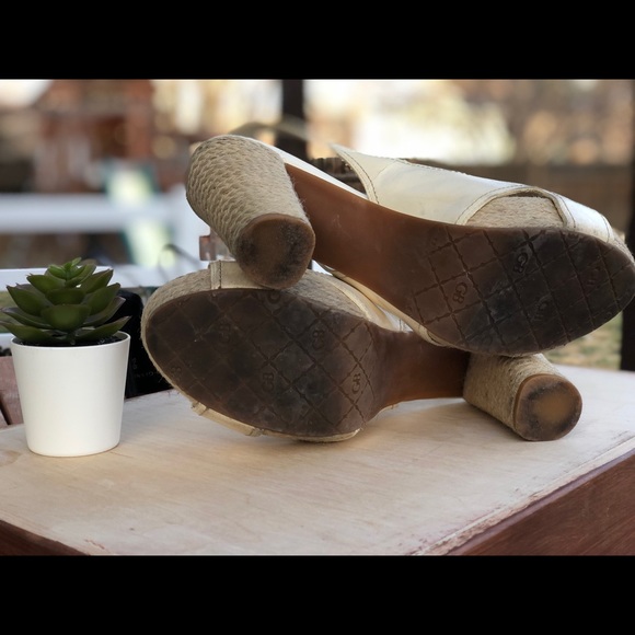 Two pairs sz 9 Gianni Bini heels - Picture 7 of 8